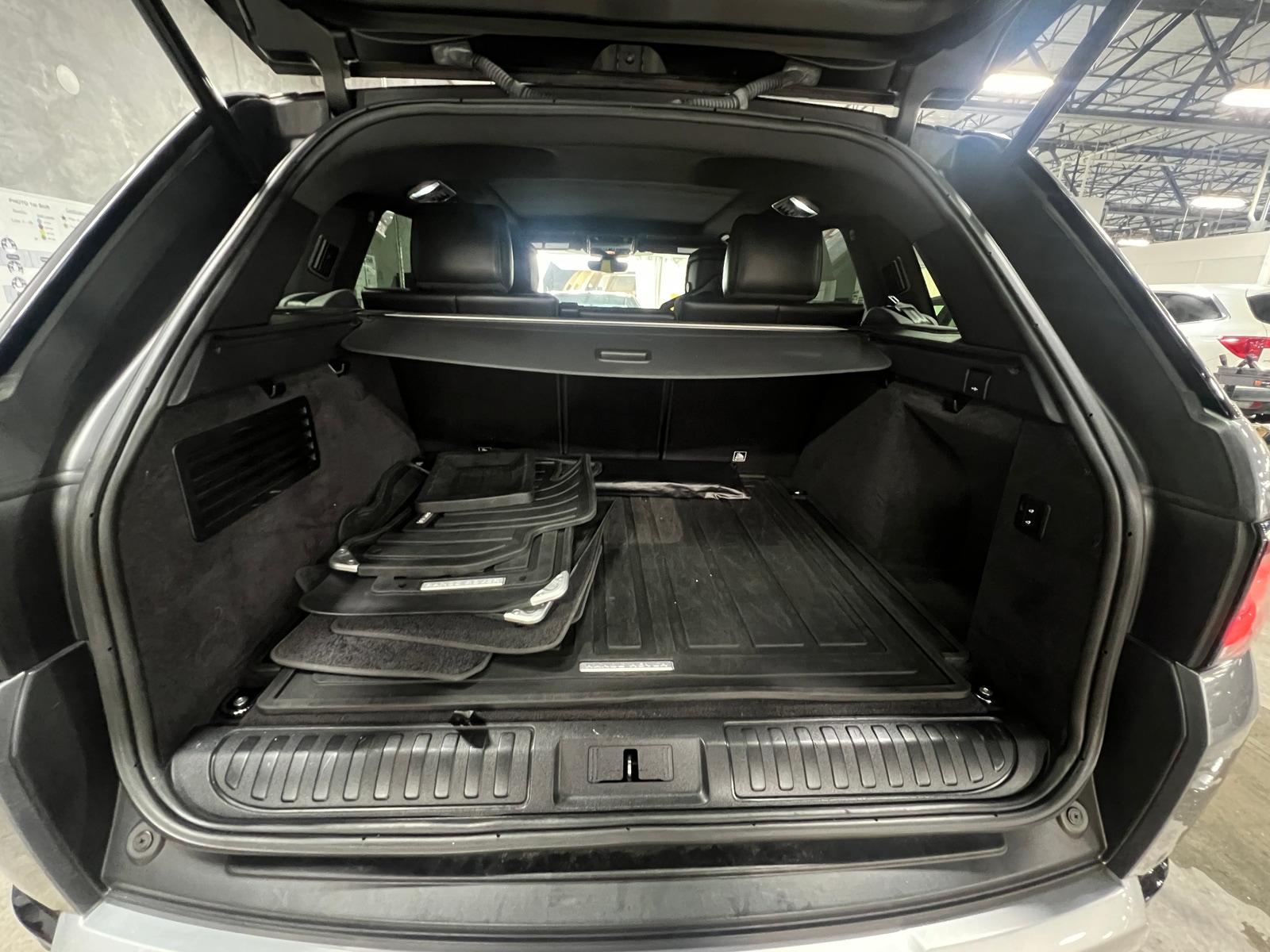 Thumbnail: 2022 Land Rover Range Rover Sport - 6