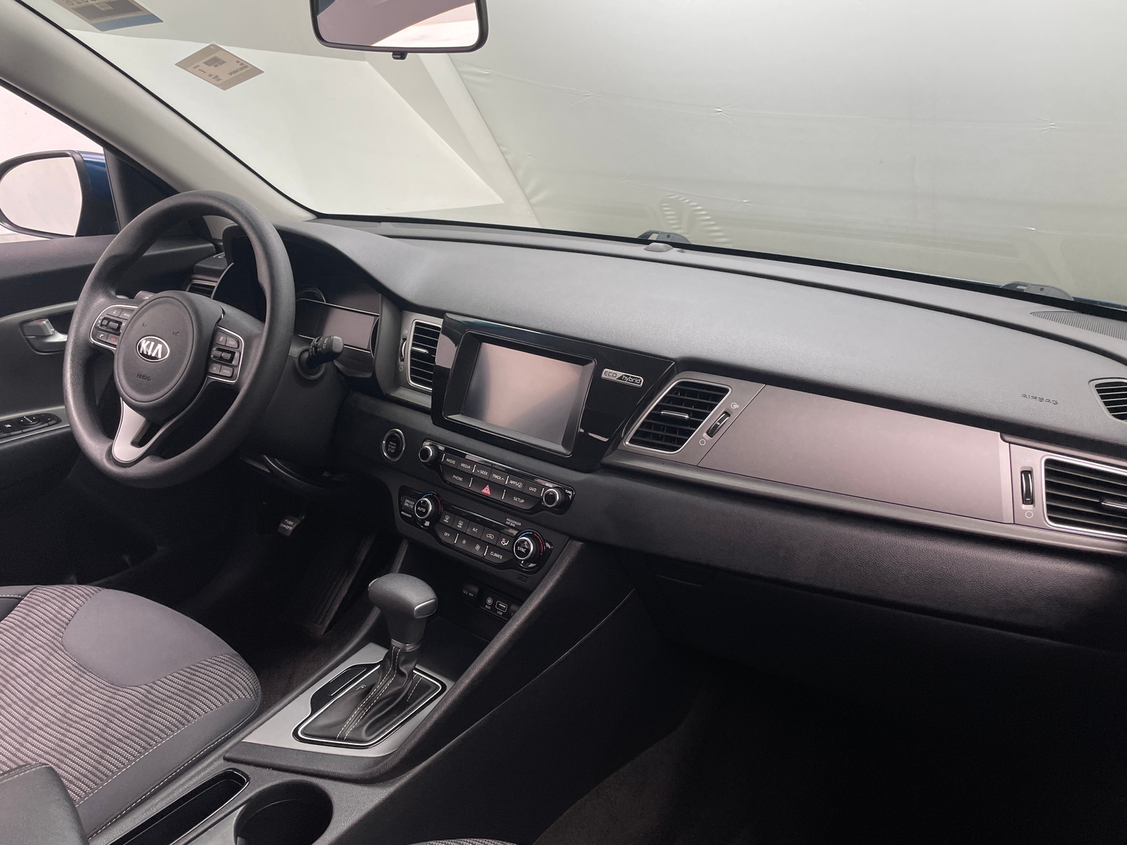 Thumbnail: 2019 Kia Niro - 3