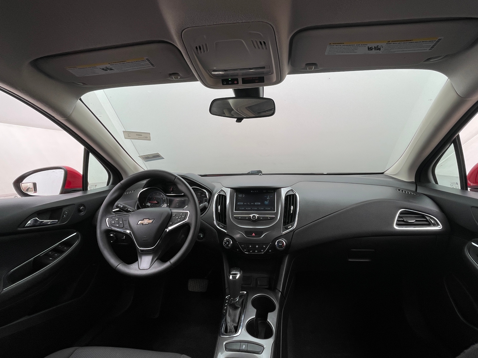 Thumbnail: 2018 Chevrolet Cruze - 3
