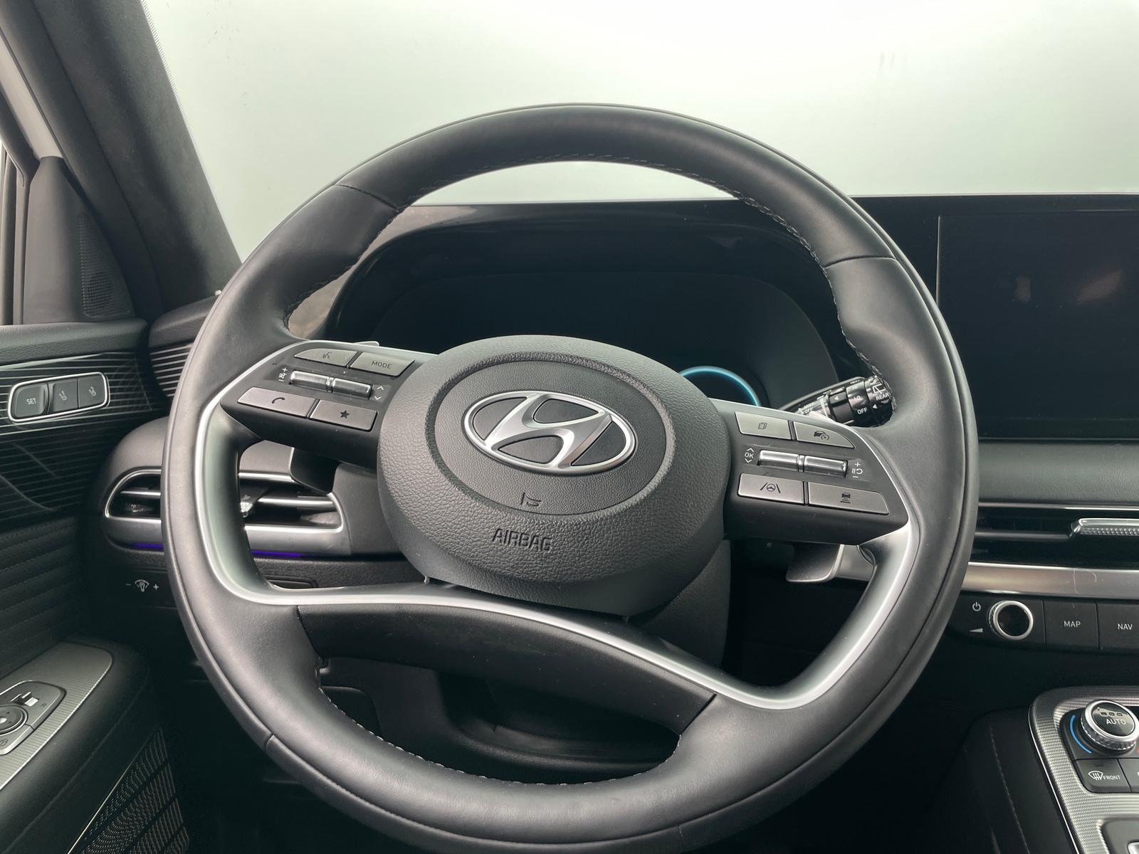 Thumbnail: 2023 Hyundai Palisade - 4