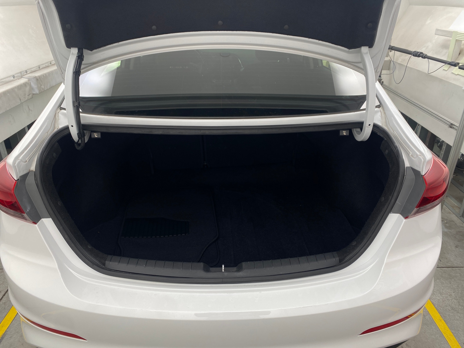 Thumbnail: 2018 Hyundai Elantra - 7