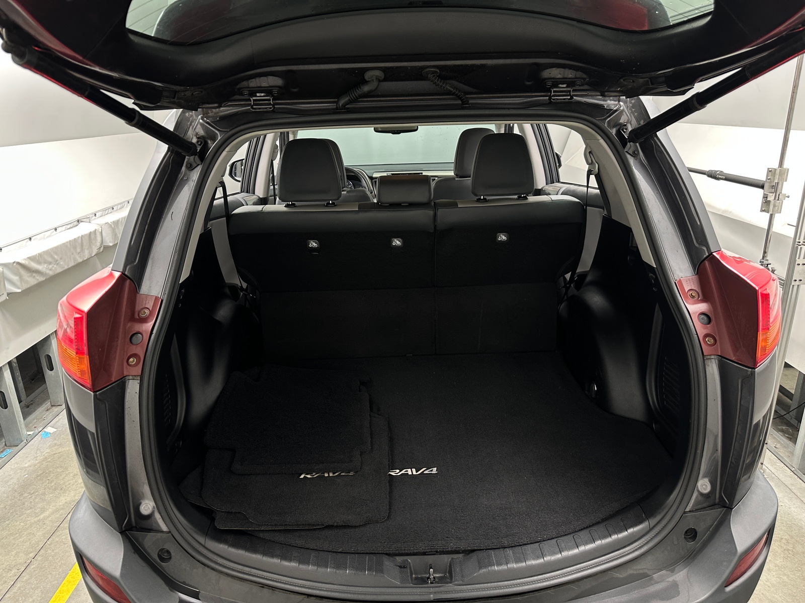 Thumbnail: 2015 Toyota RAV4 - 6