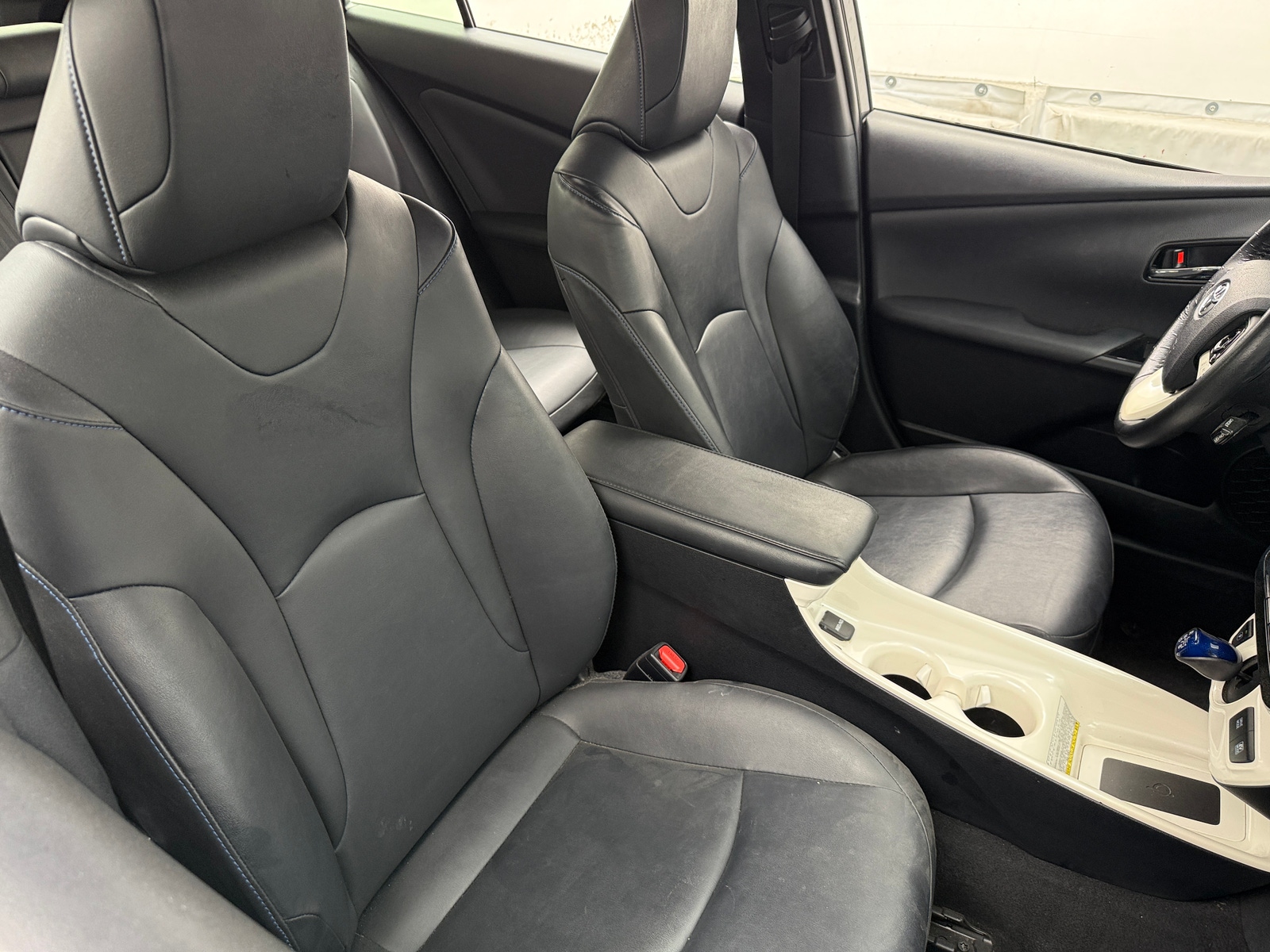 Thumbnail: 2016 Toyota Prius - 2