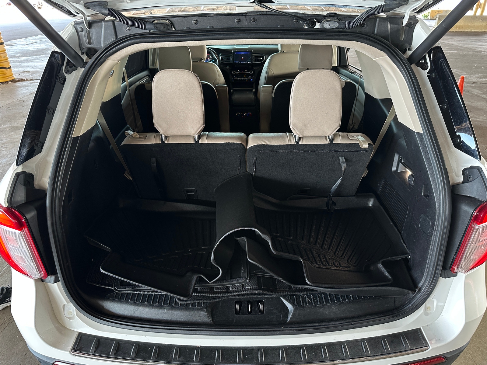 Thumbnail: 2021 Ford Explorer - 6