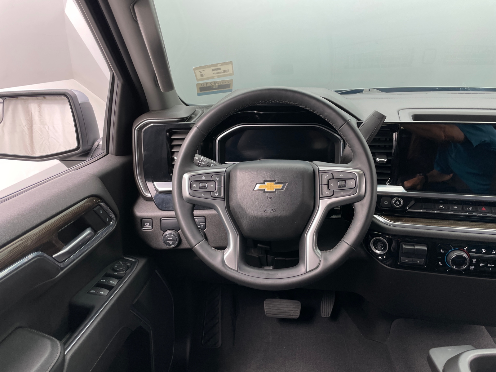 Thumbnail: 2024 Chevrolet Silverado 1500 - 4