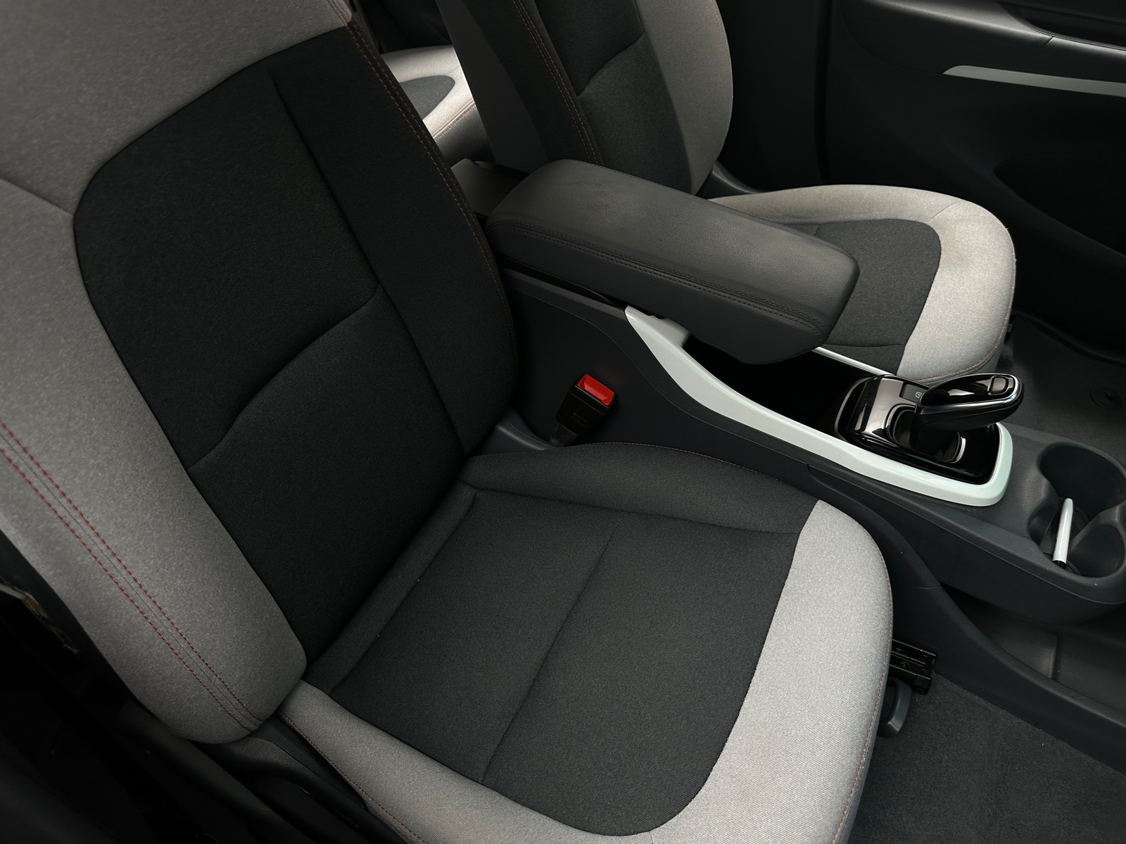 Thumbnail: 2021 Chevrolet Bolt EV - 2