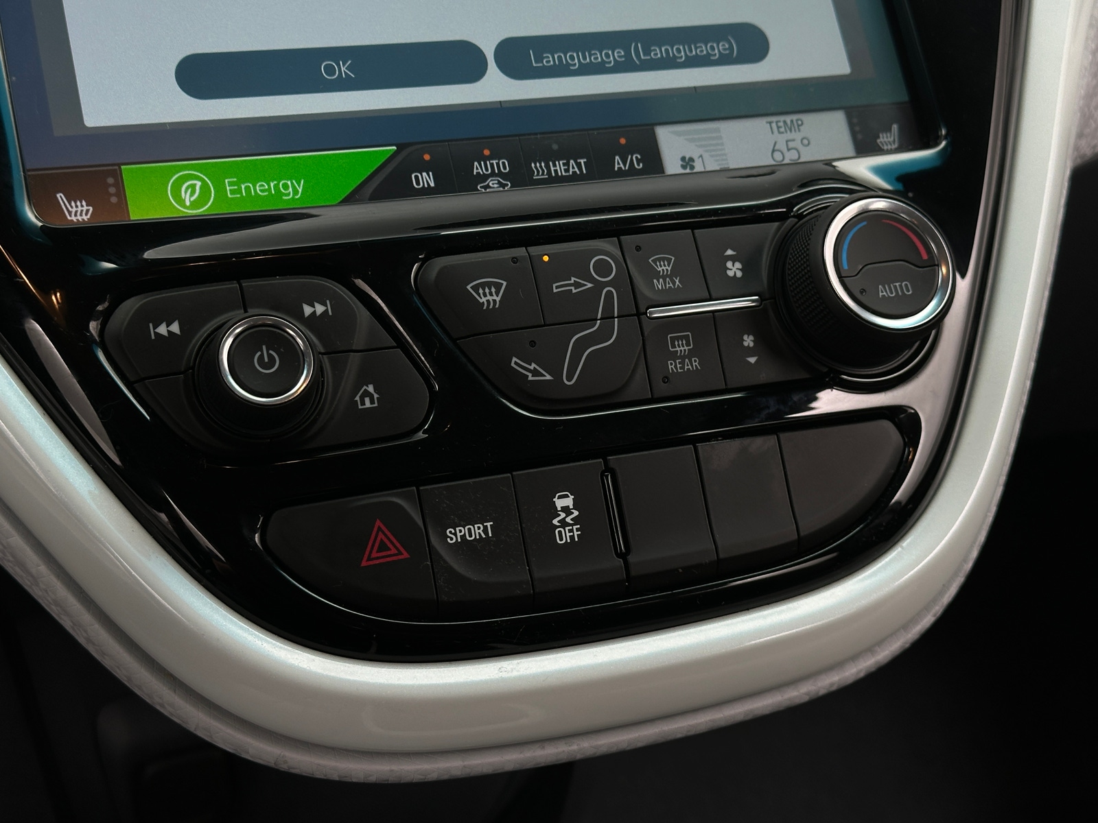 Thumbnail: 2021 Chevrolet Bolt EV - 4