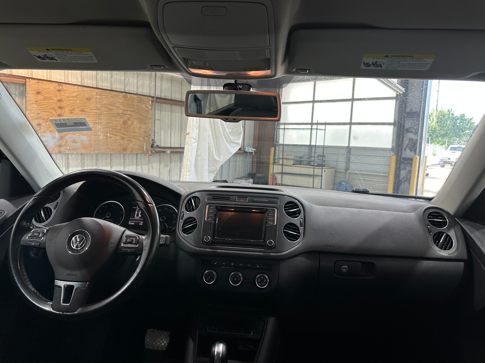 Thumbnail: 2017 Volkswagen Tiguan - 2