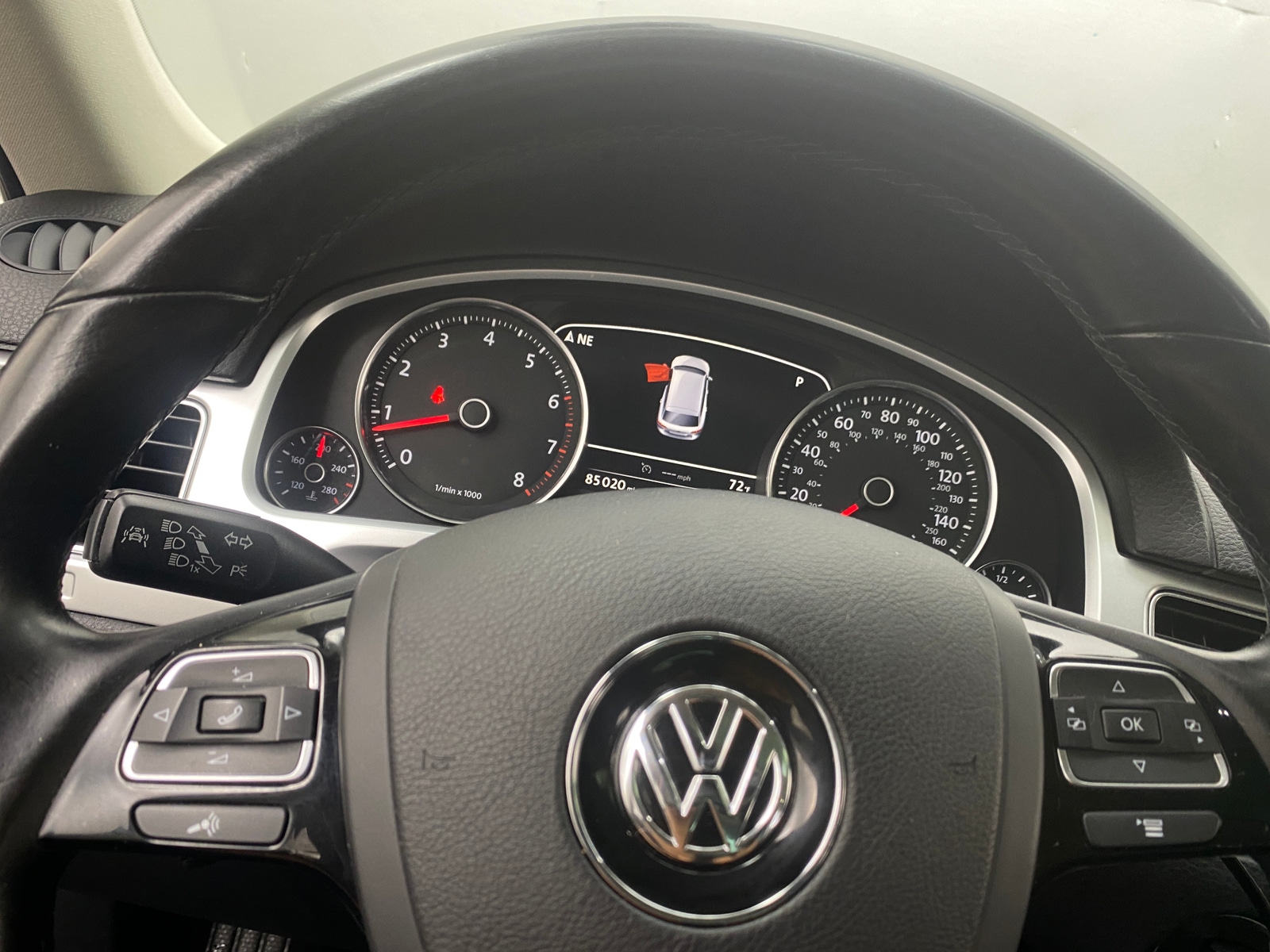 Thumbnail: 2016 Volkswagen Touareg - 5