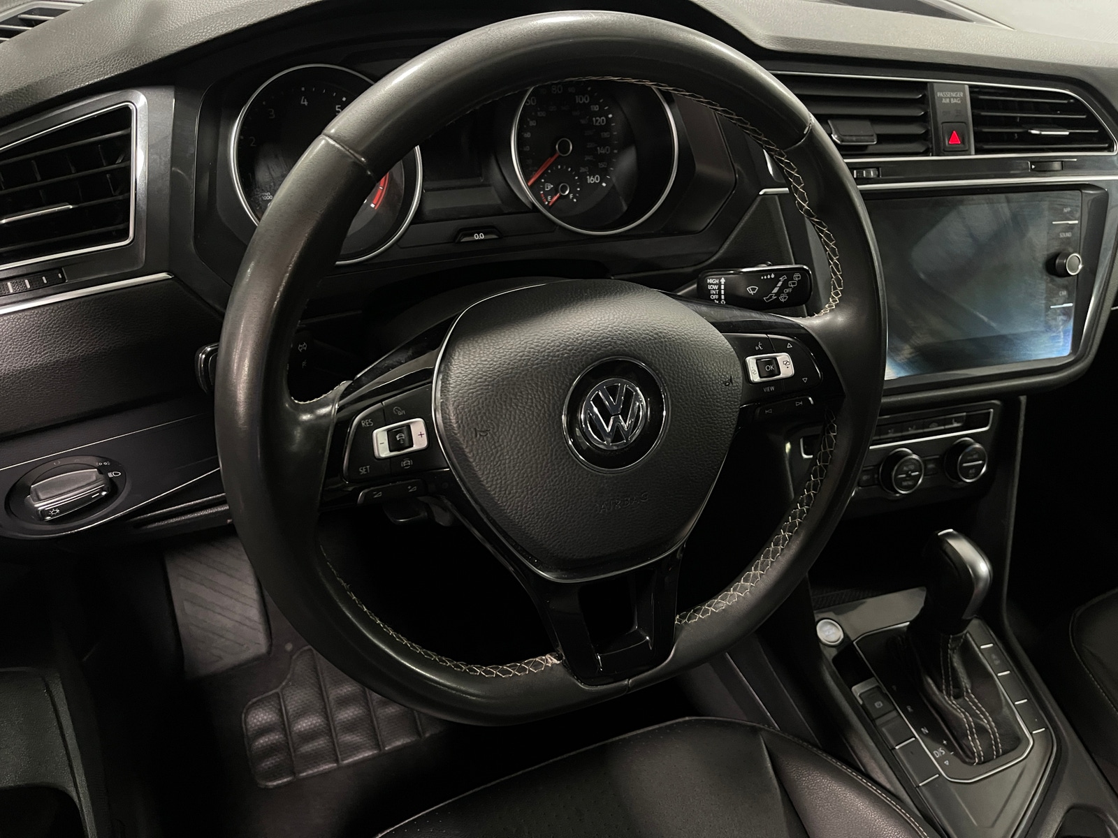 Thumbnail: 2021 Volkswagen Tiguan - 4