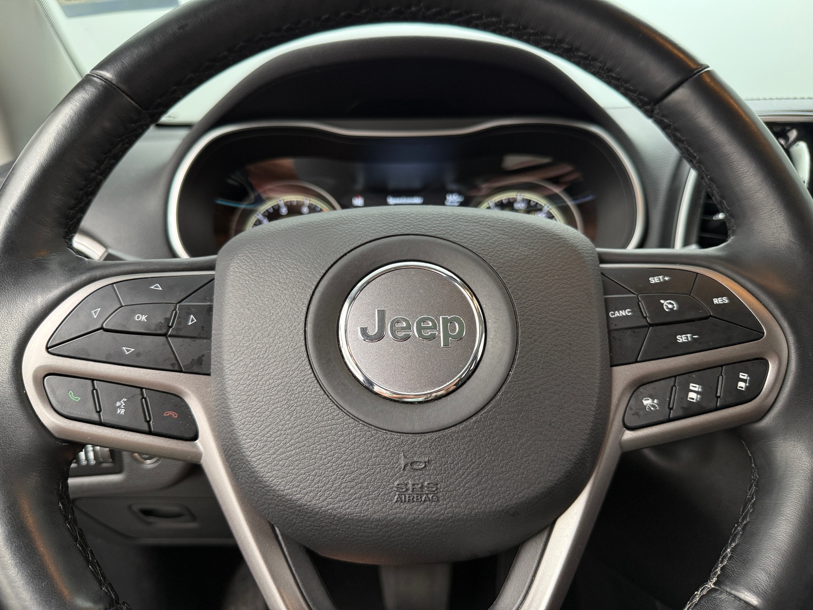 Thumbnail: 2021 Jeep Cherokee - 4