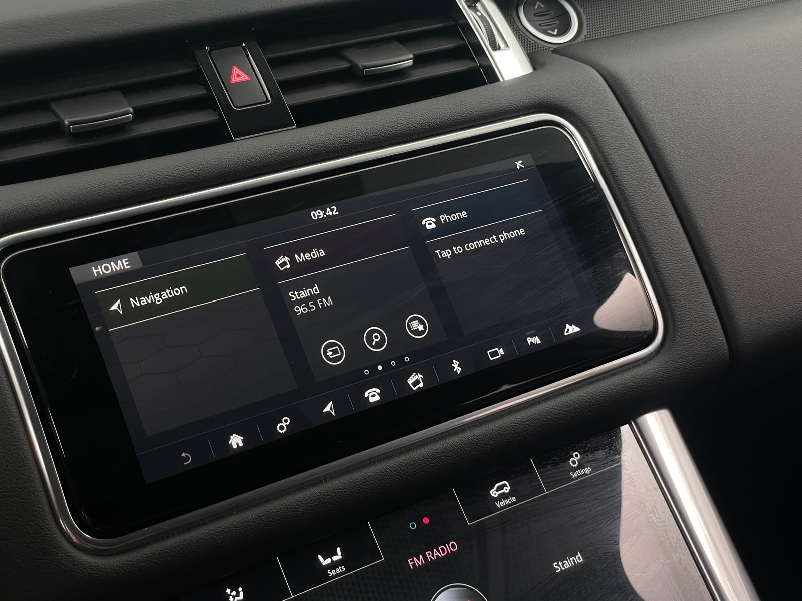 Thumbnail: 2022 Land Rover Range Rover Sport - 3