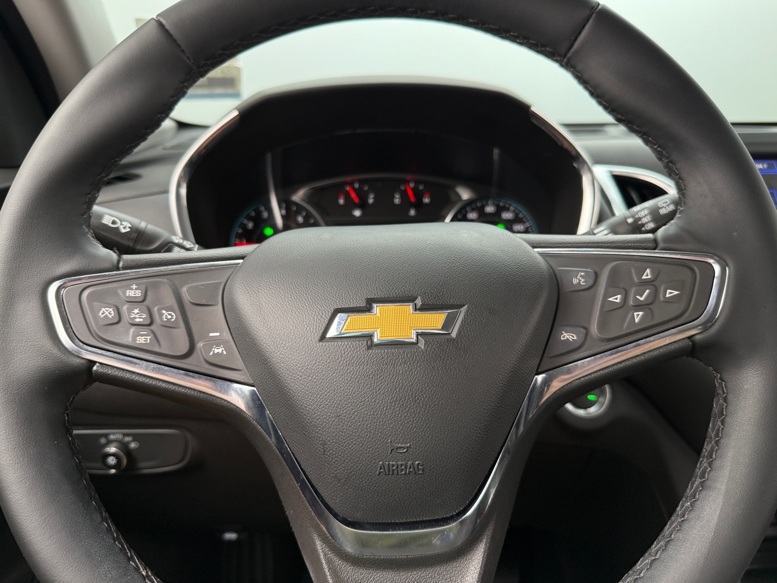 Thumbnail: 2023 Chevrolet Equinox - 5