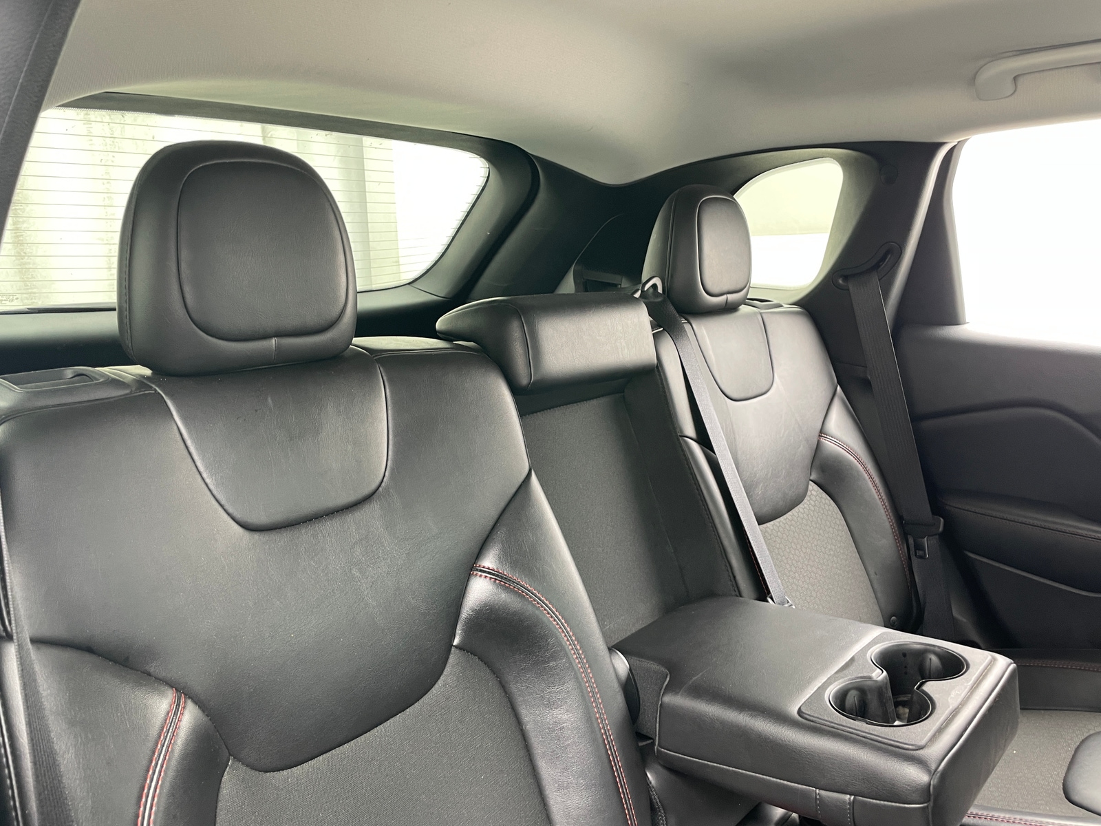 Thumbnail: 2019 Jeep Cherokee - 6