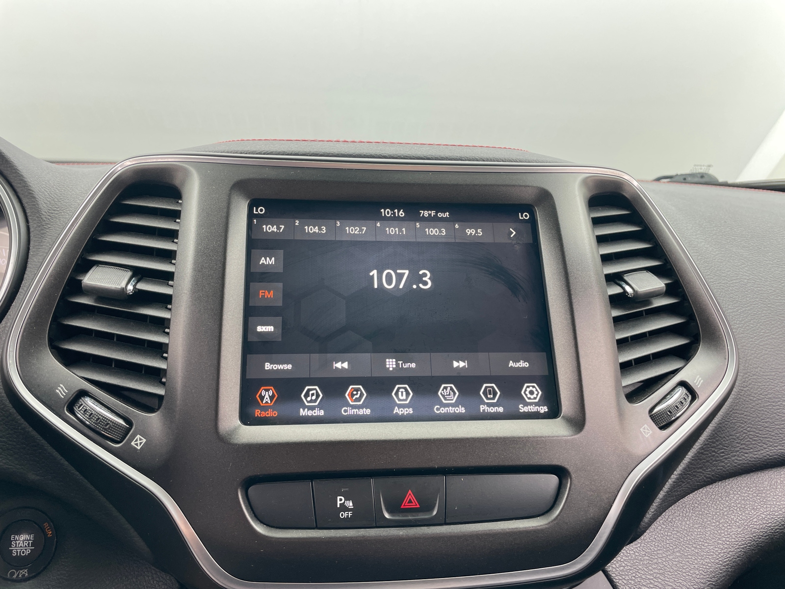 Thumbnail: 2019 Jeep Cherokee - 4