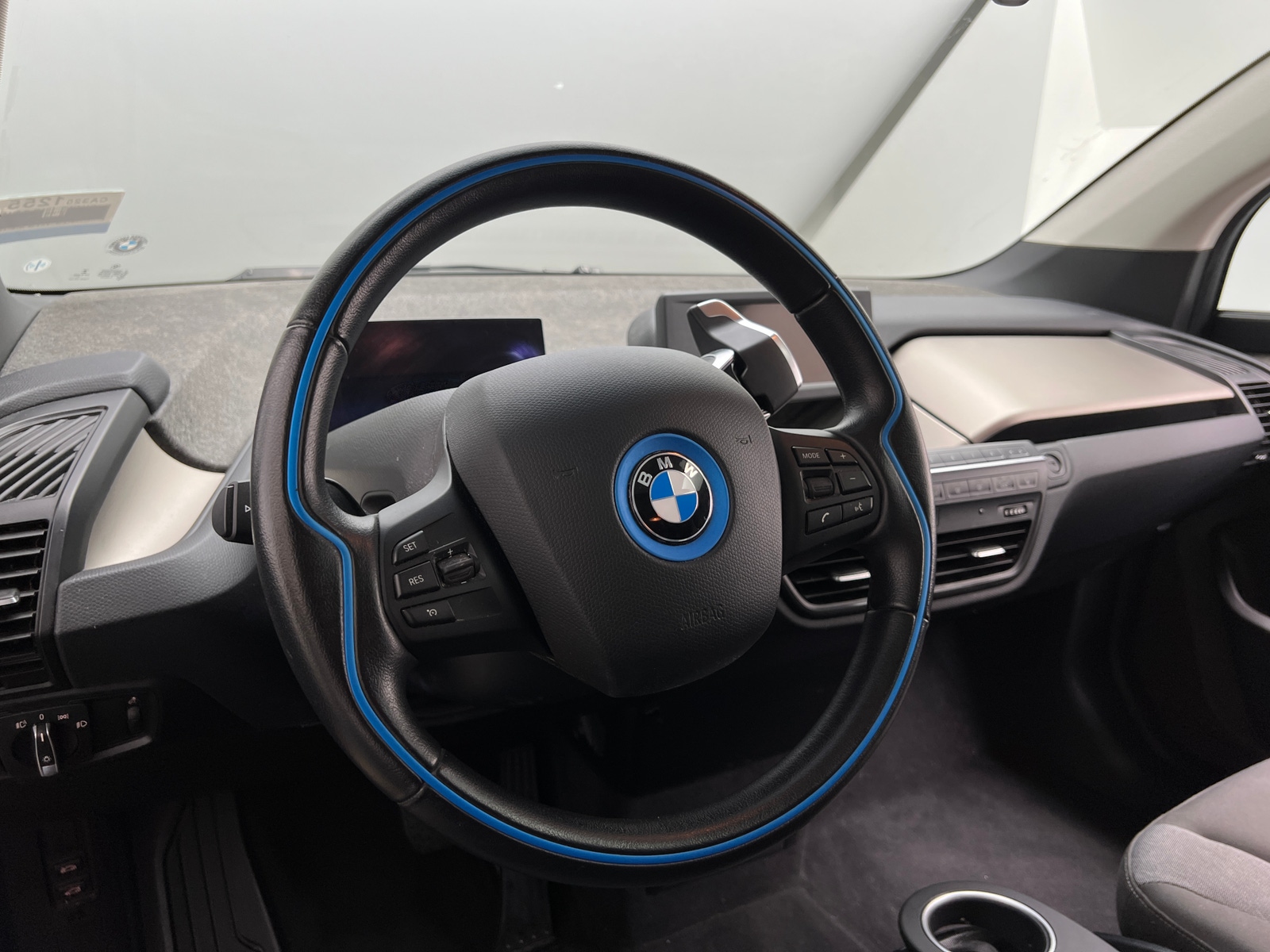 Thumbnail: 2017 BMW i3 - 5