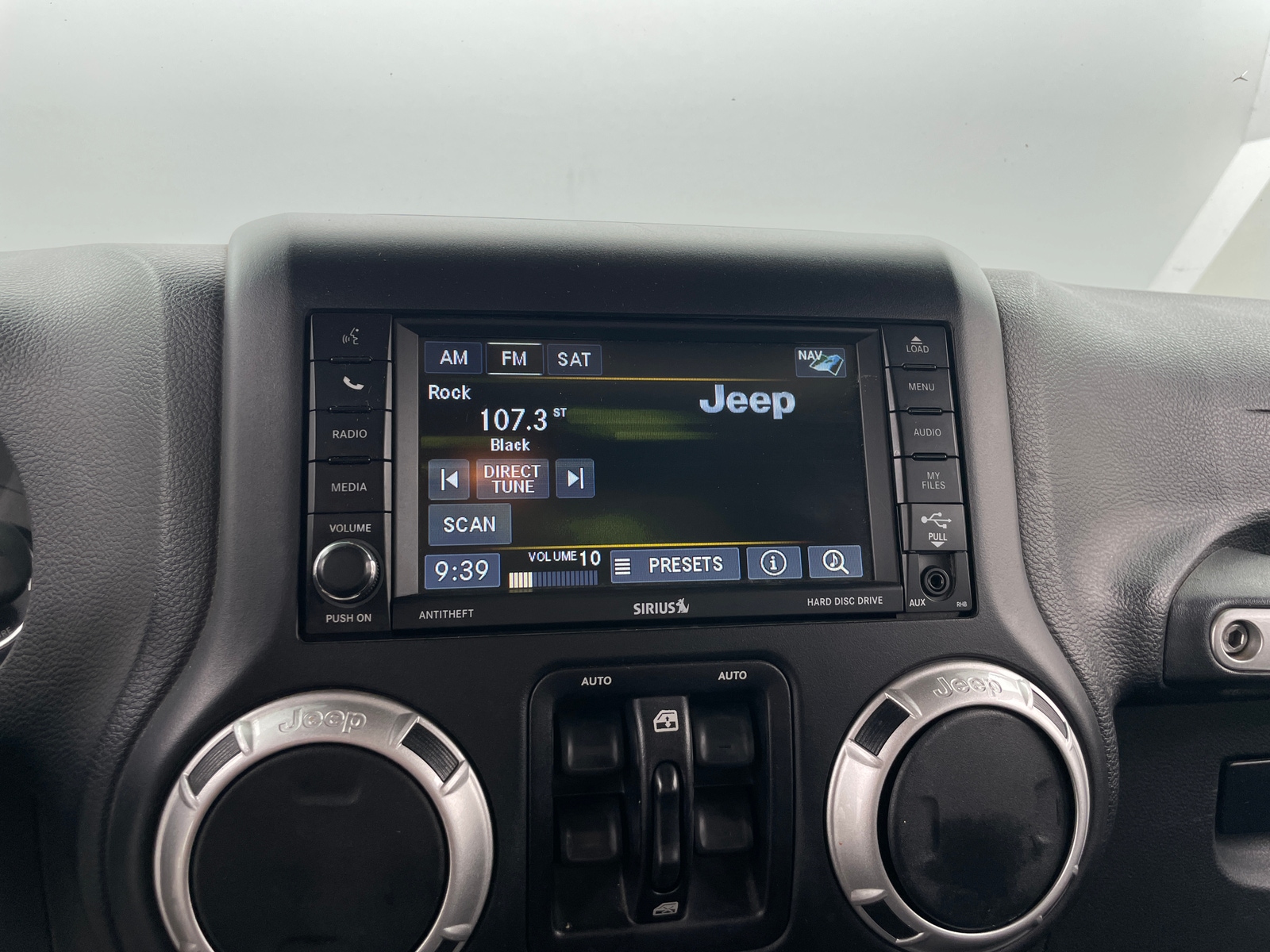 Thumbnail: 2016 Jeep Wrangler - 3