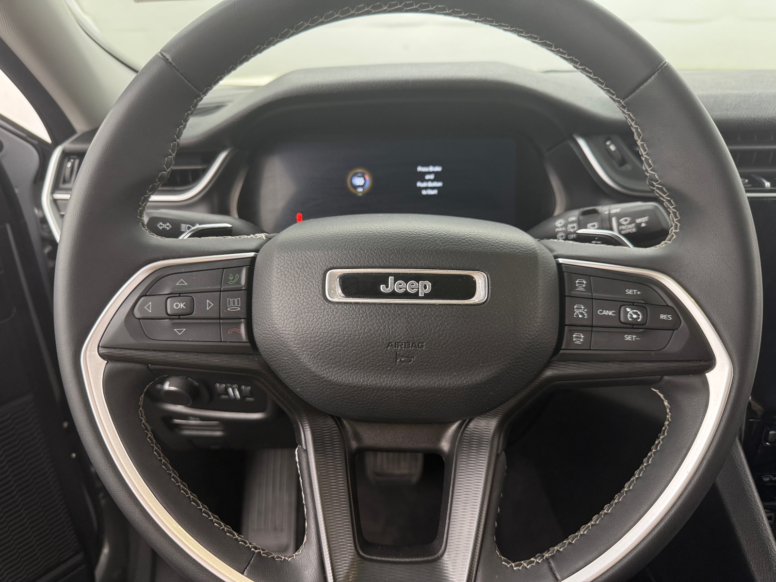 Thumbnail: 2023 Jeep Grand Cherokee L - 5