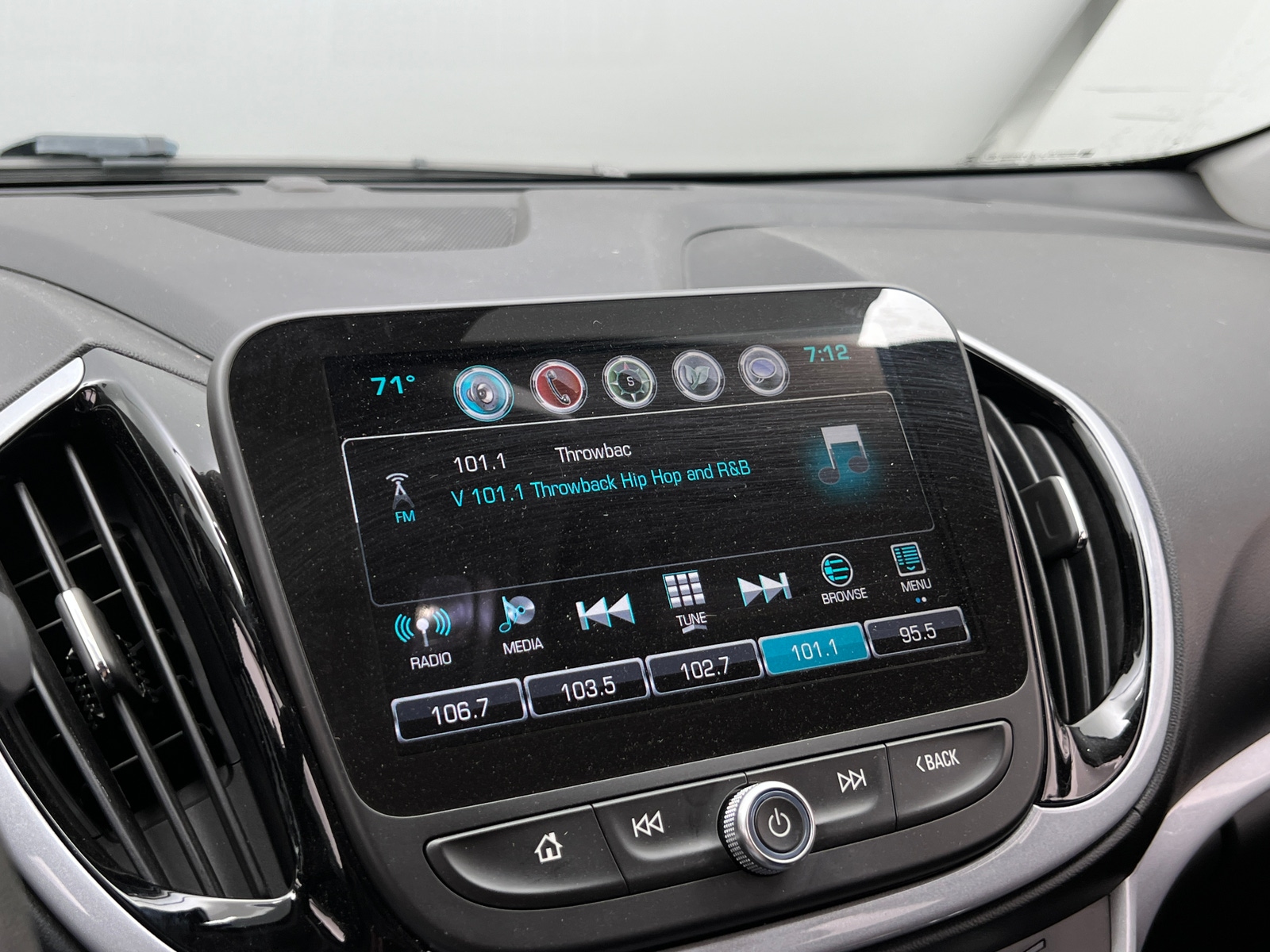 Thumbnail: 2018 Chevrolet Volt - 4