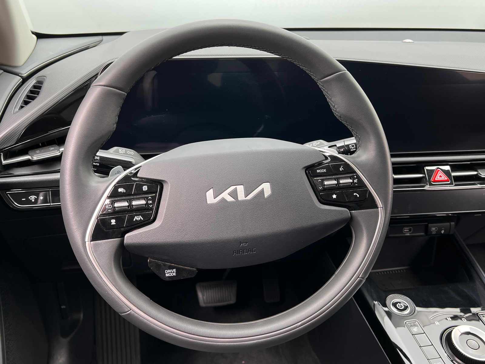 Thumbnail: 2024 Kia Niro - 4