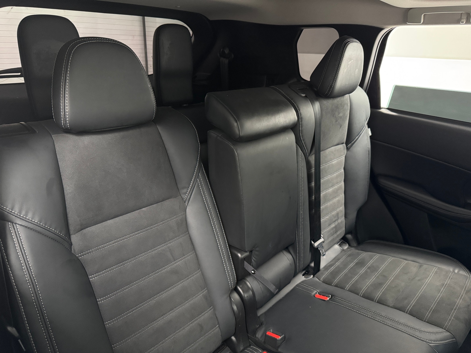 Thumbnail: 2023 Mitsubishi Outlander - 5