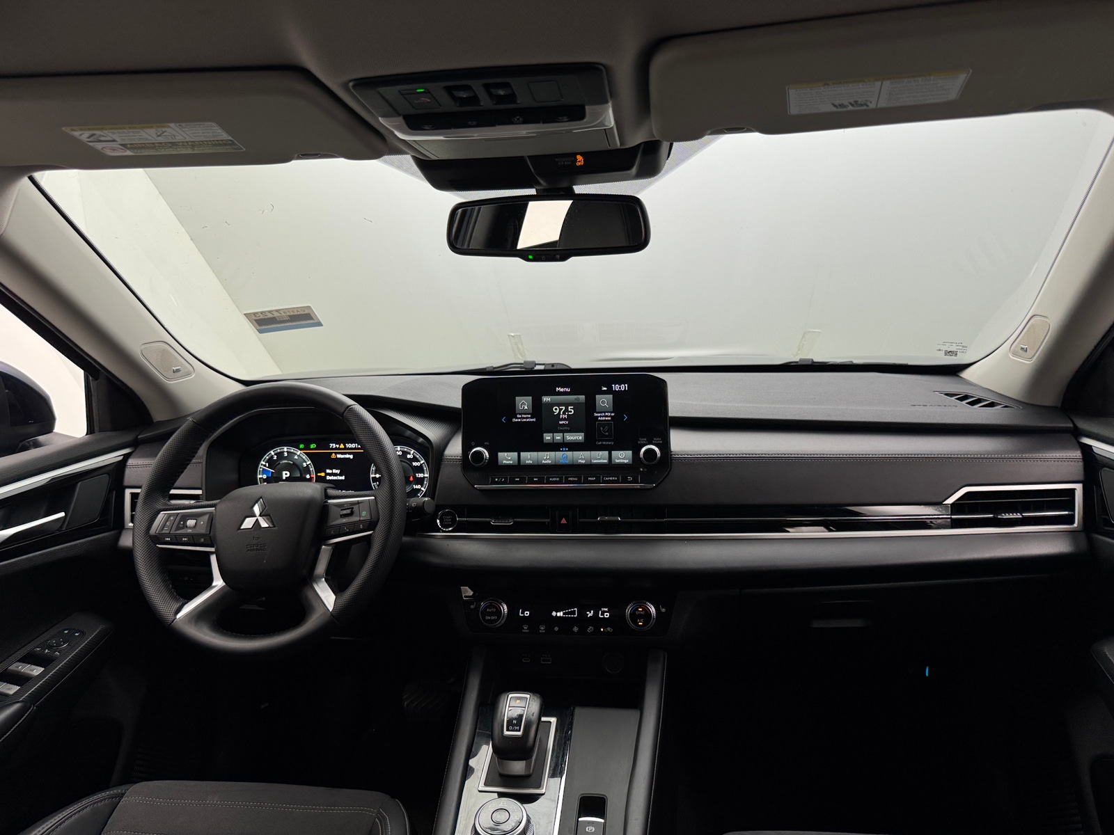 Thumbnail: 2023 Mitsubishi Outlander - 2