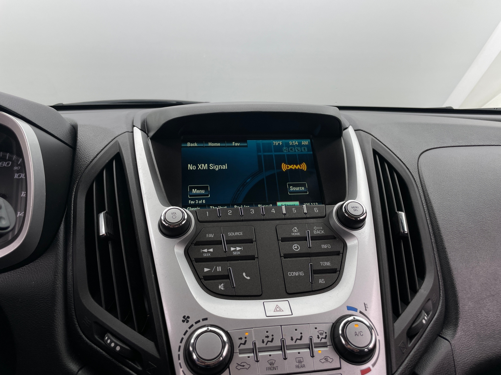 Thumbnail: 2017 Chevrolet Equinox - 4