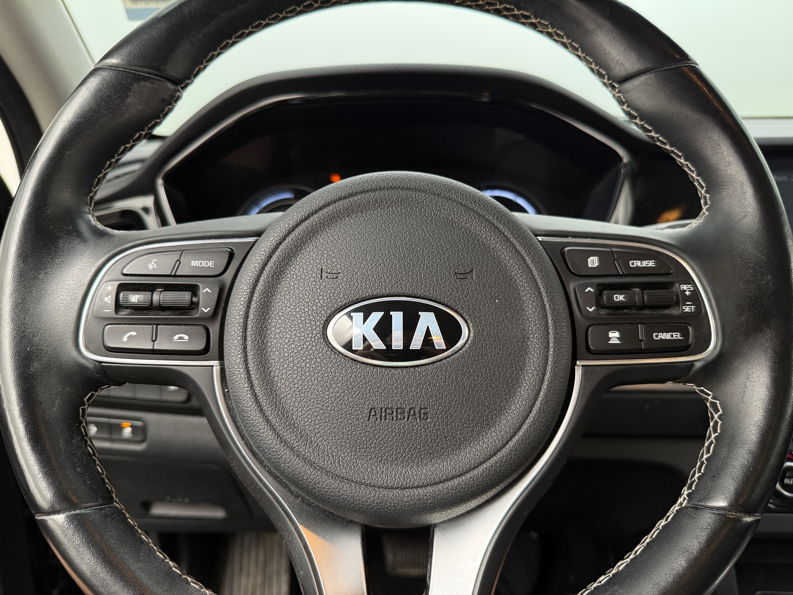 Thumbnail: 2020 Kia Niro - 4