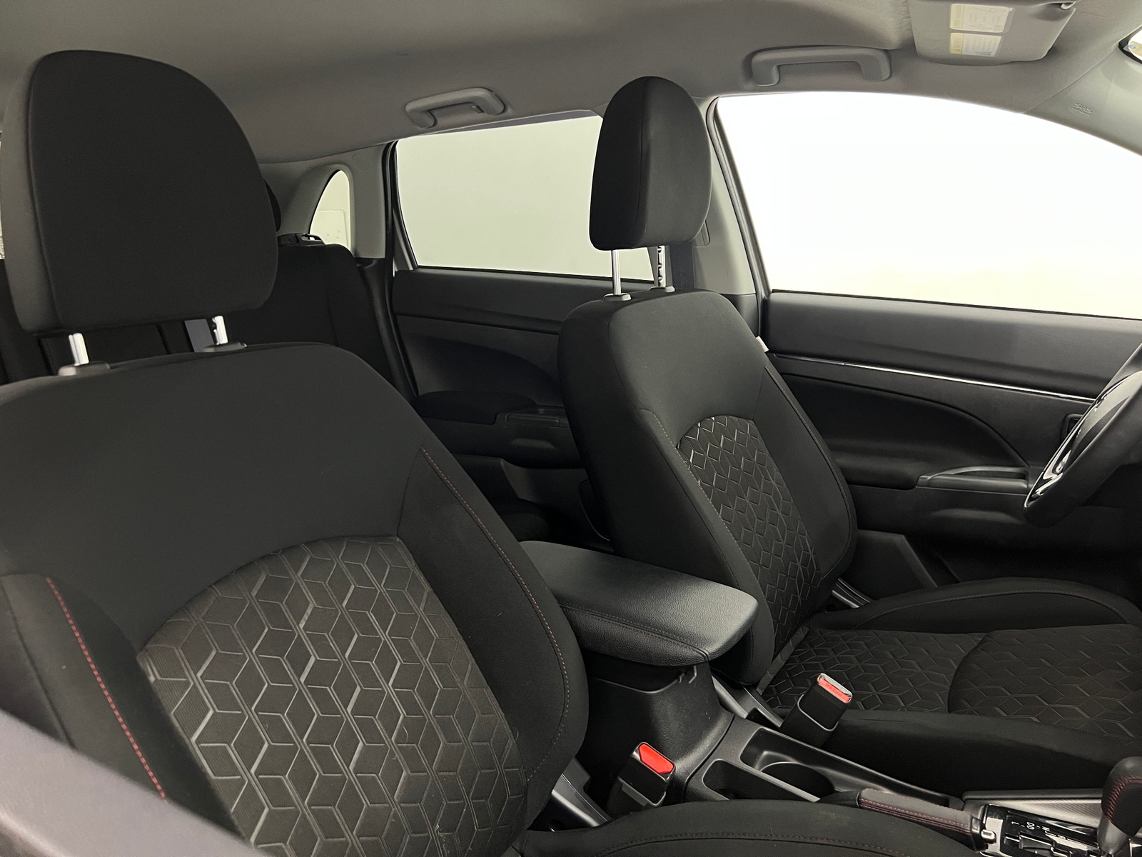 Thumbnail: 2024 Mitsubishi Outlander Sport - 2