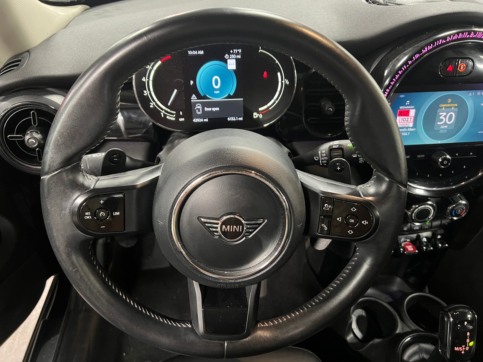 Thumbnail: 2022 MINI Cooper Hardtop - 4