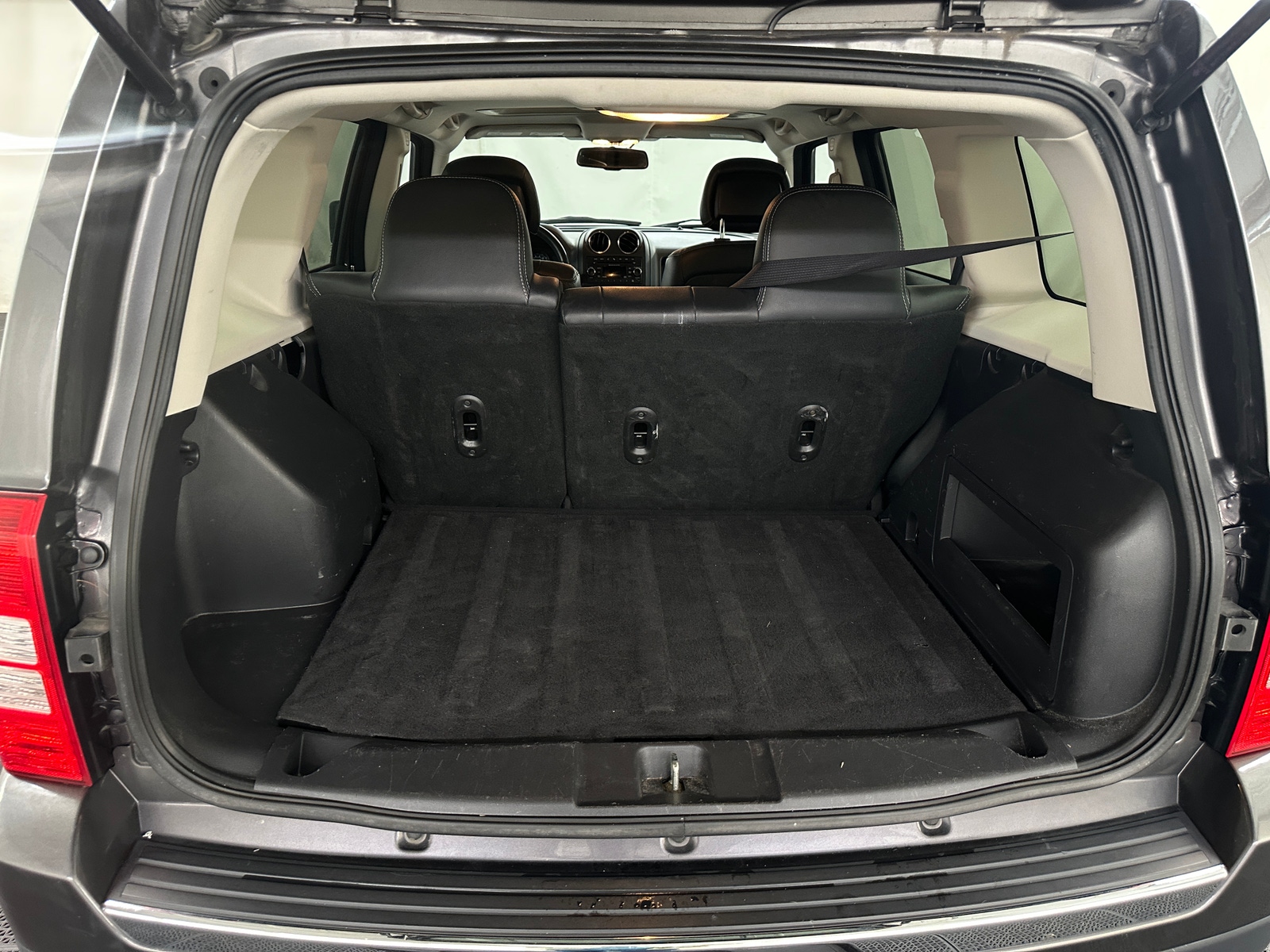 Thumbnail: 2016 Jeep Patriot - 6