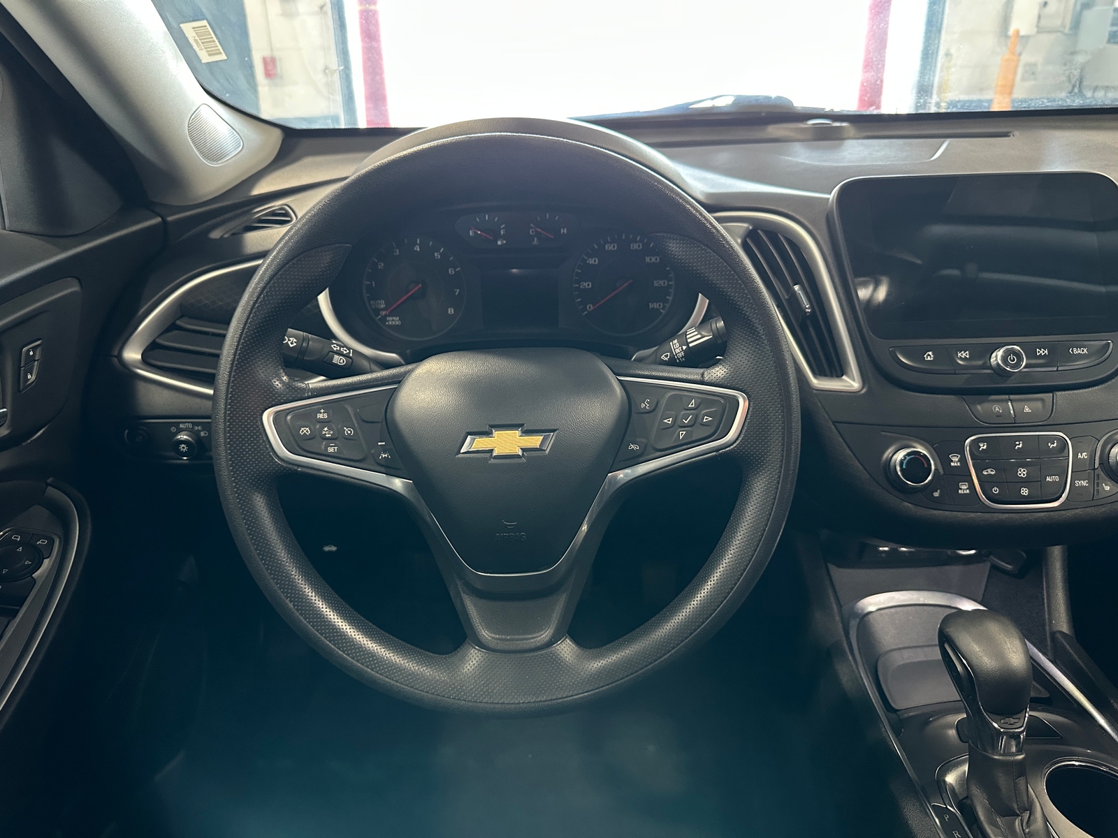 Thumbnail: 2023 Chevrolet Malibu - 5