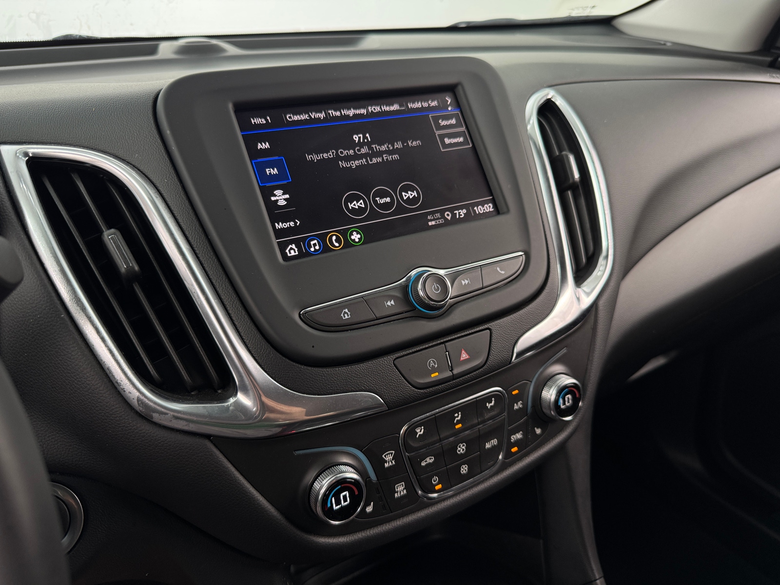 Thumbnail: 2022 Chevrolet Equinox - 4