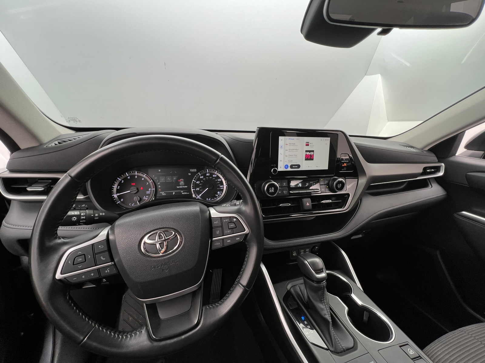 Thumbnail: 2023 Toyota Highlander - 3