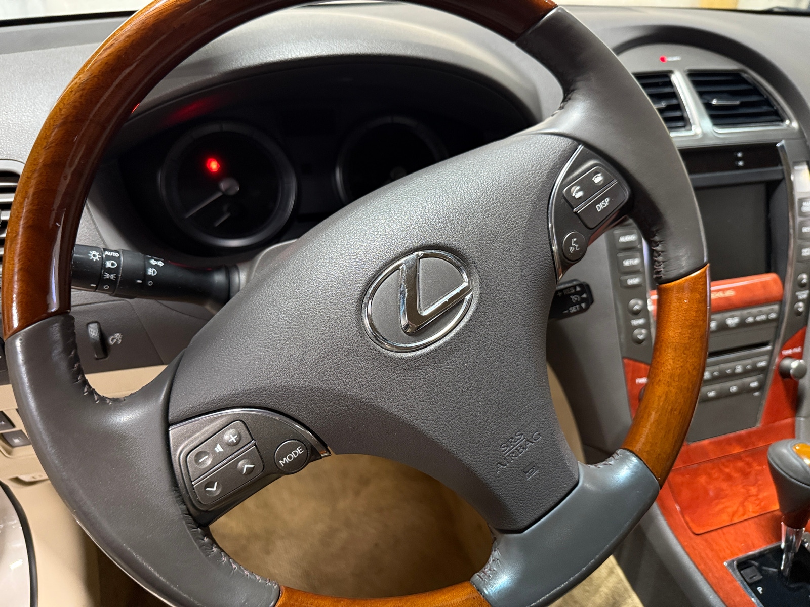 Thumbnail: 2011 Lexus ES - 4