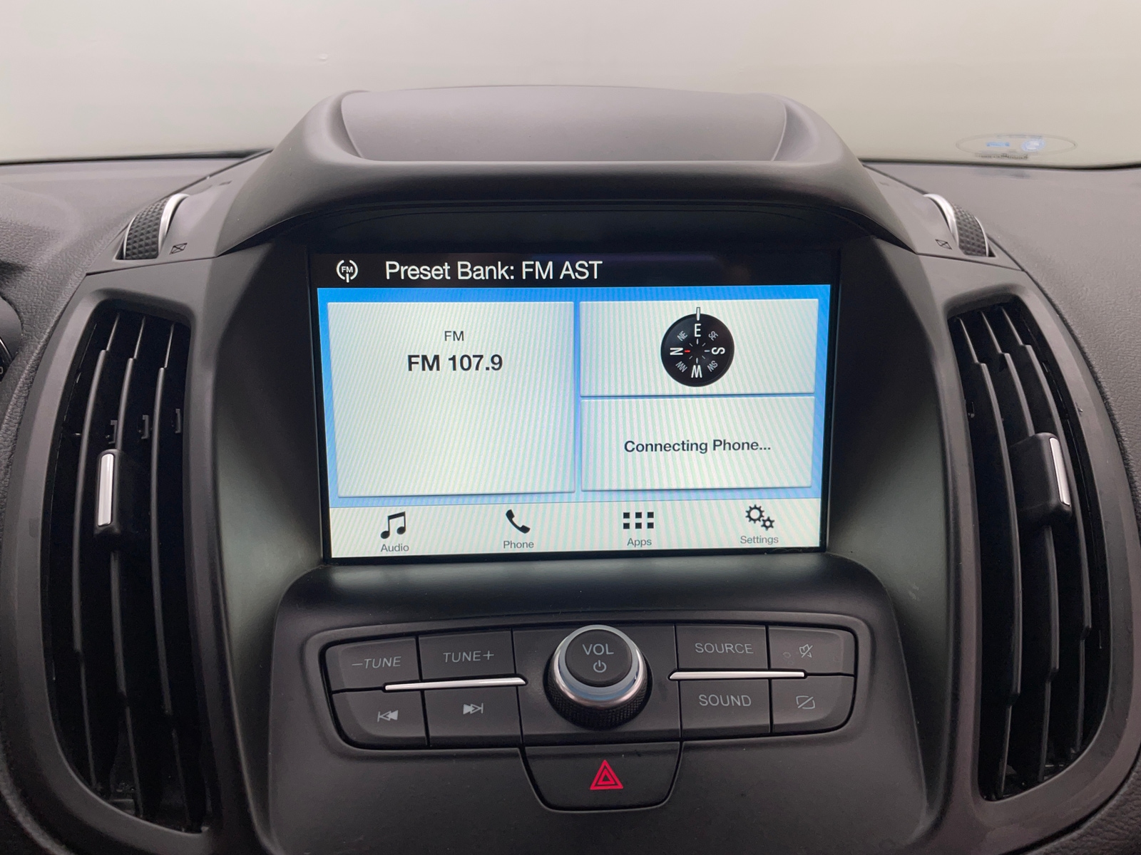 Thumbnail: 2019 Ford Escape - 3