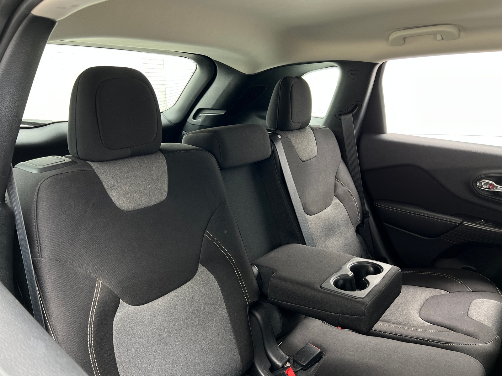 Thumbnail: 2015 Jeep Cherokee - 6