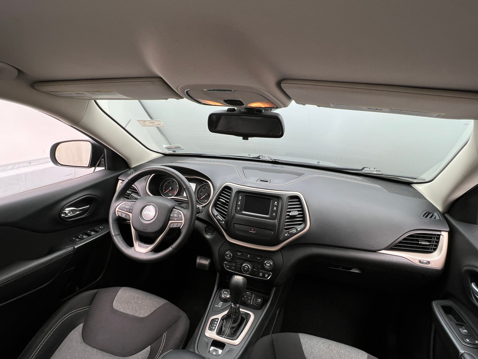 Thumbnail: 2015 Jeep Cherokee - 3