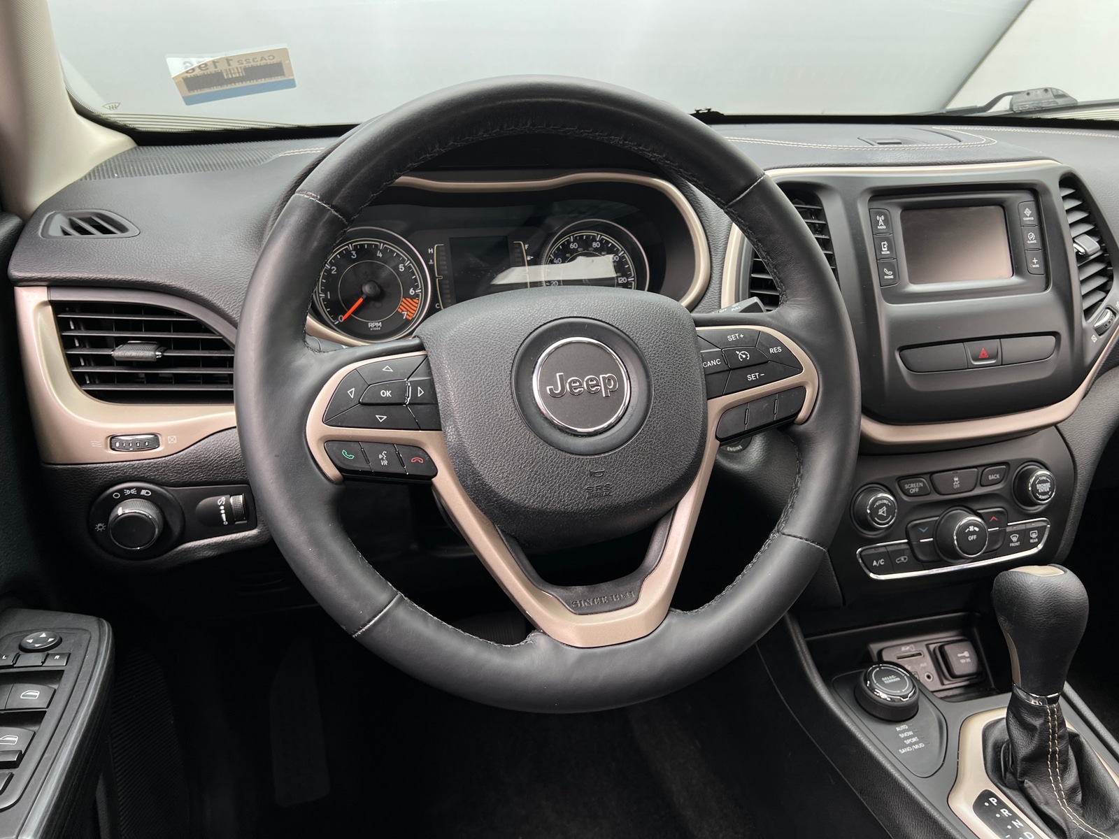 Thumbnail: 2015 Jeep Cherokee - 5