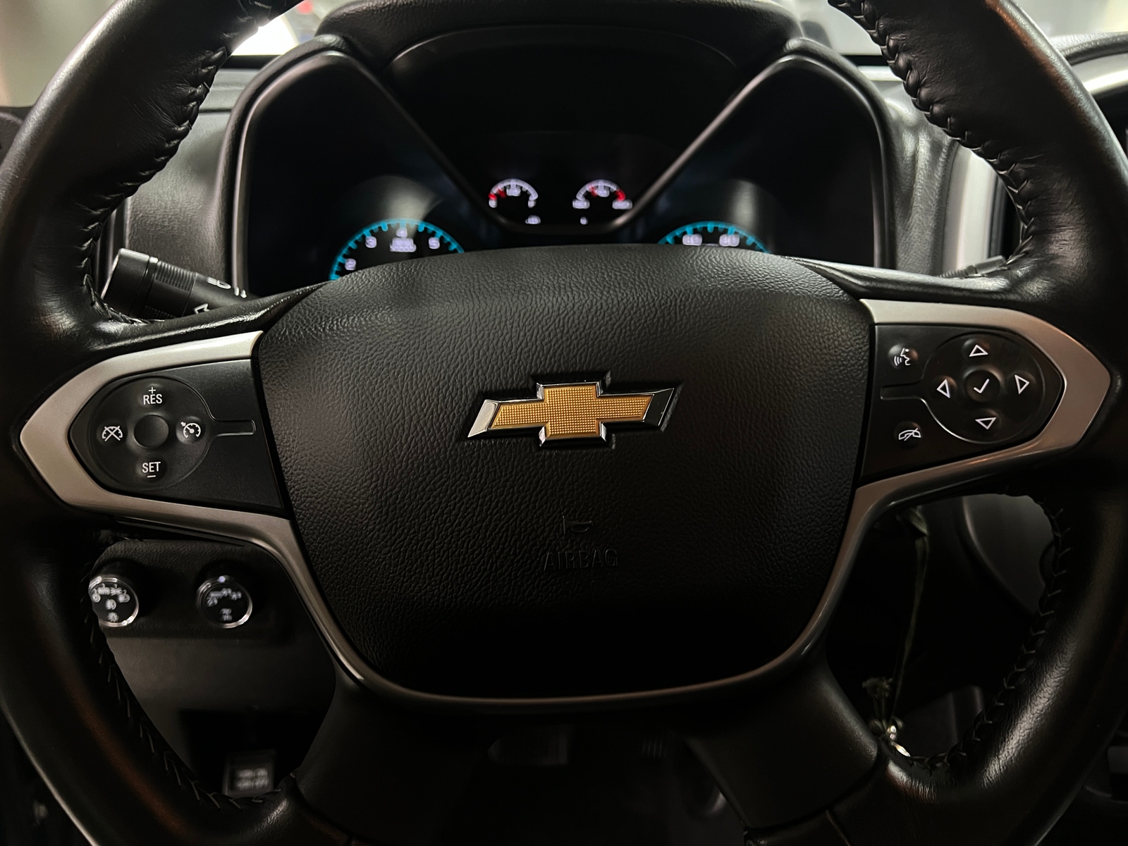 Thumbnail: 2022 Chevrolet Colorado - 5