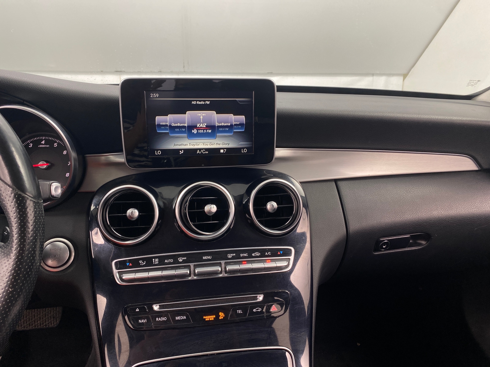 Thumbnail: 2016 Mercedes-Benz C-Class - 3