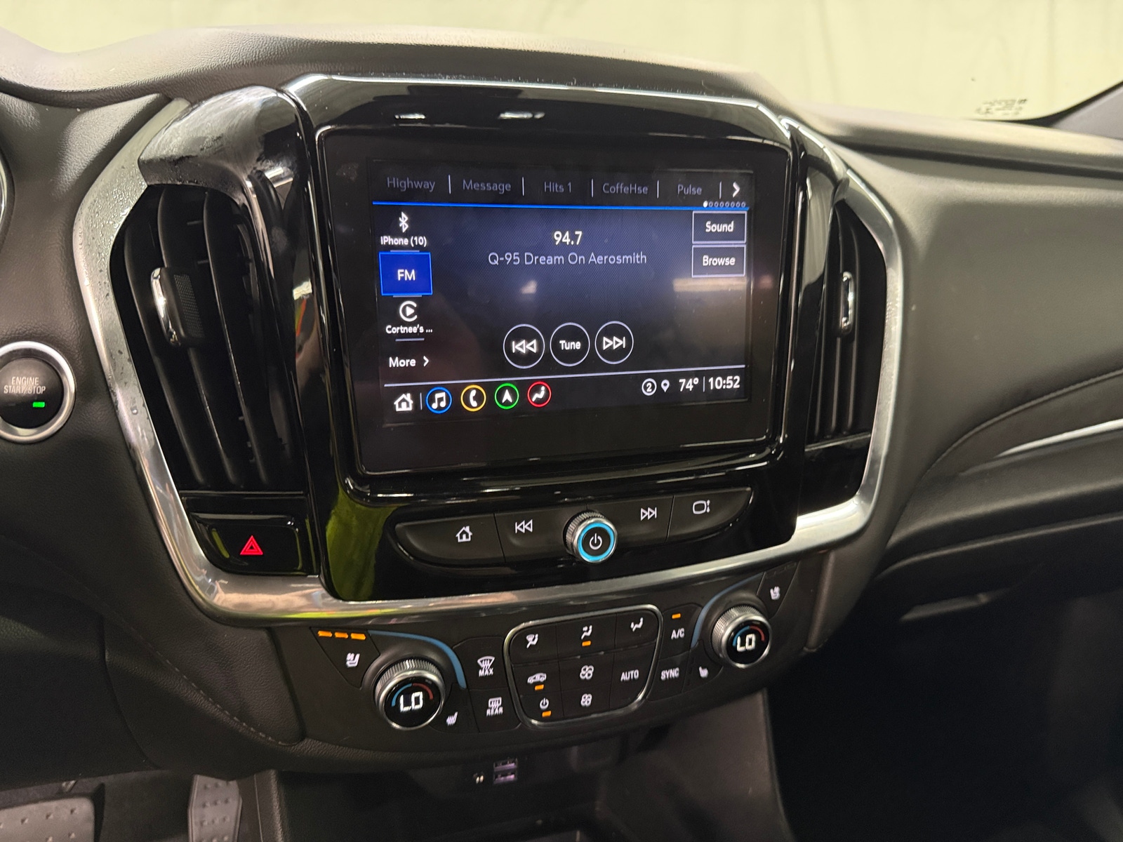 Thumbnail: 2022 Chevrolet Traverse - 4