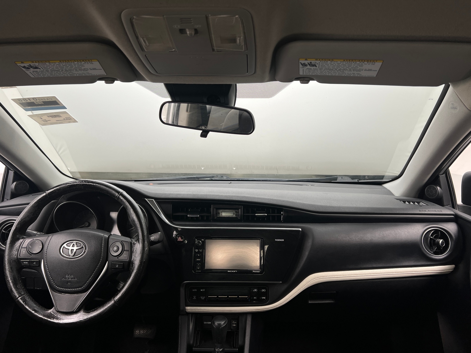 Thumbnail: 2017 Toyota Corolla iM - 3