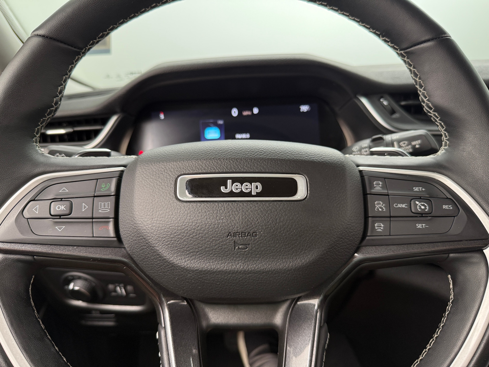 Thumbnail: 2022 Jeep Grand Cherokee - 5