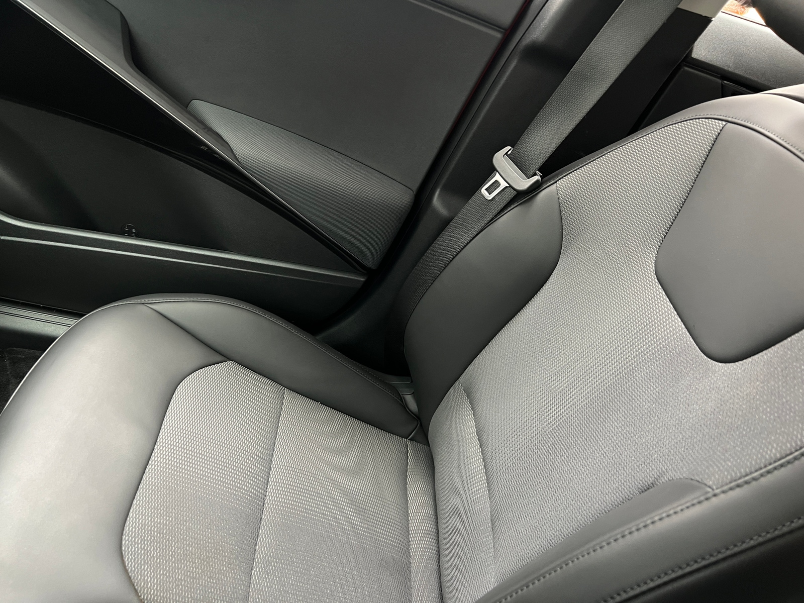 Thumbnail: 2023 Kia Niro - 2