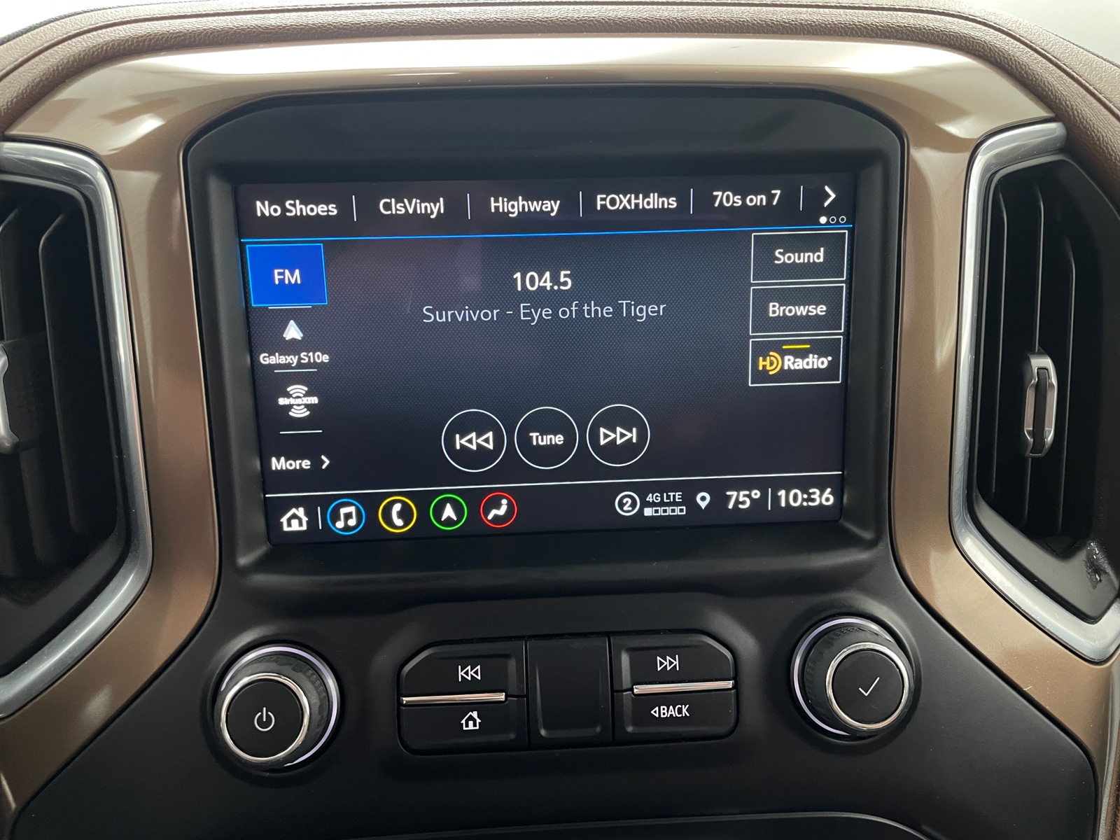 Thumbnail: 2021 Chevrolet Silverado 1500 - 3