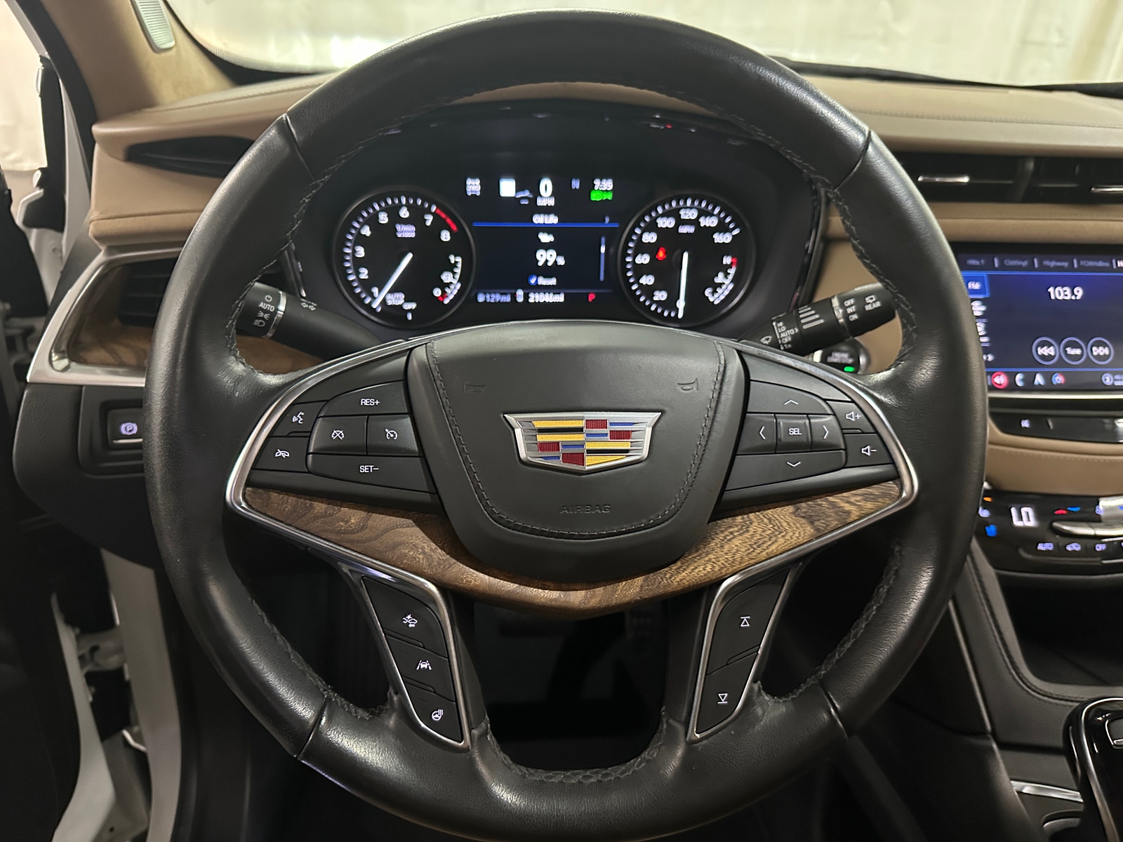 Thumbnail: 2022 Cadillac XT5 - 4