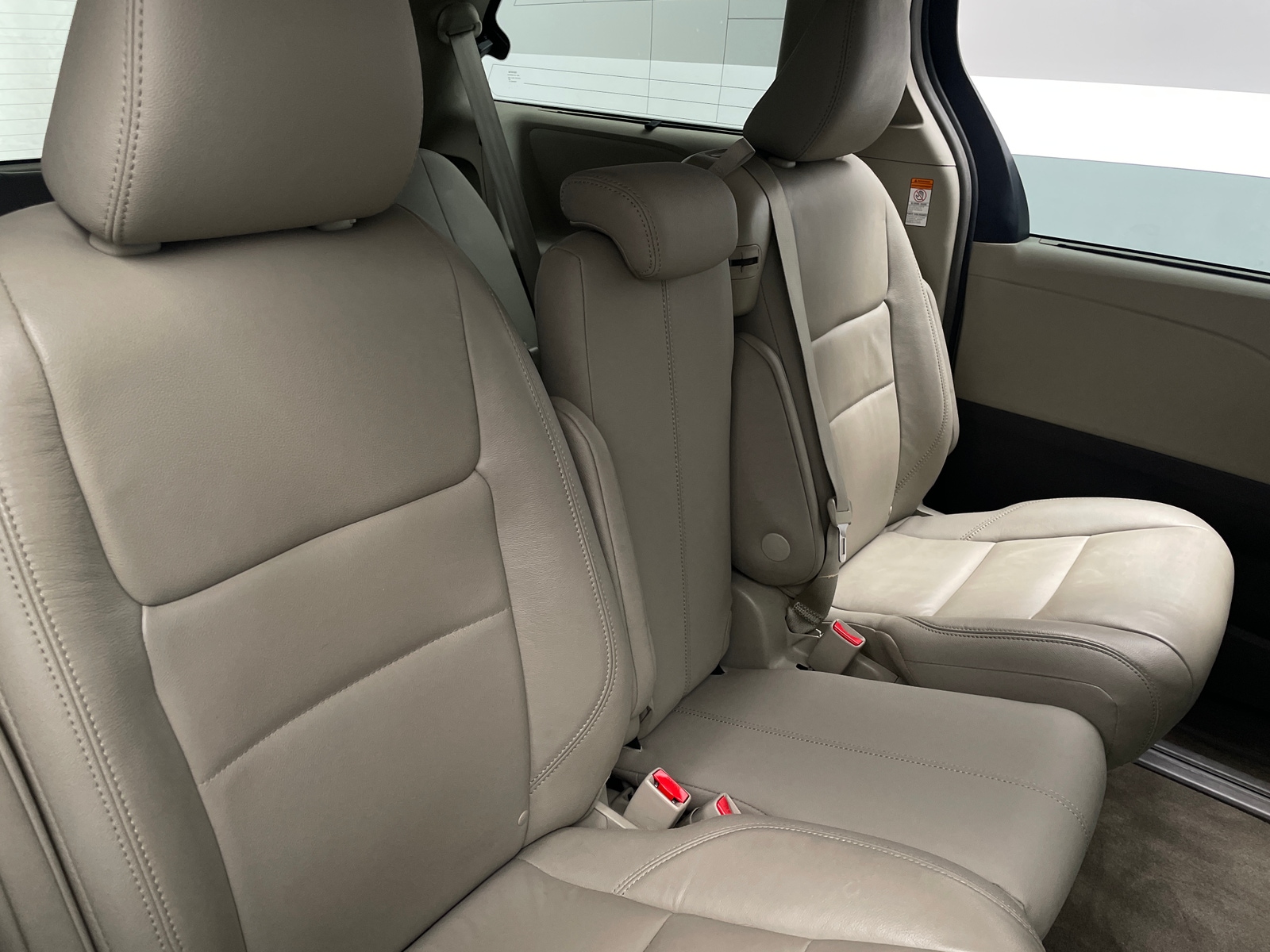 Thumbnail: 2018 Toyota Sienna - 5