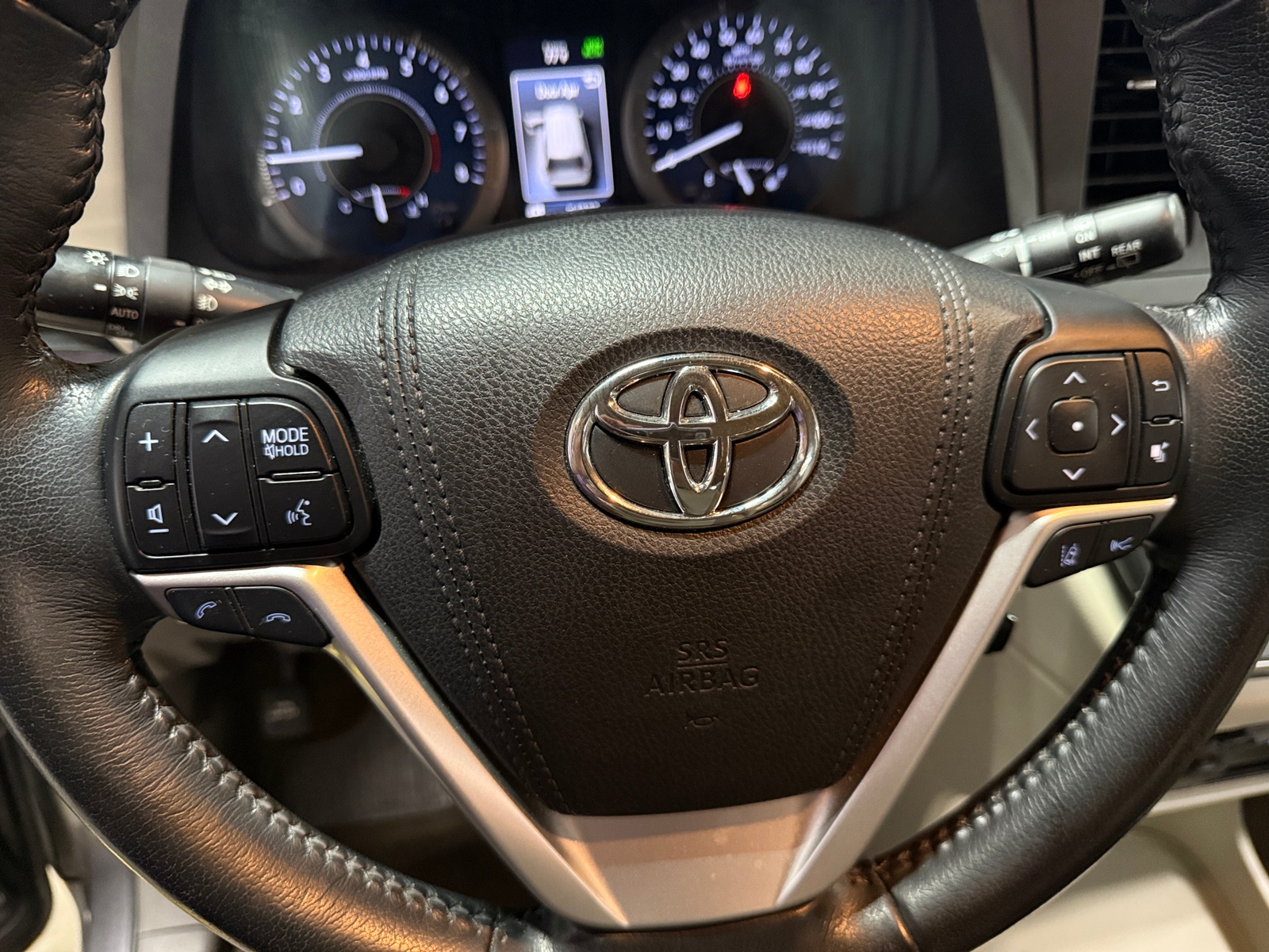 Thumbnail: 2018 Toyota Sienna - 4