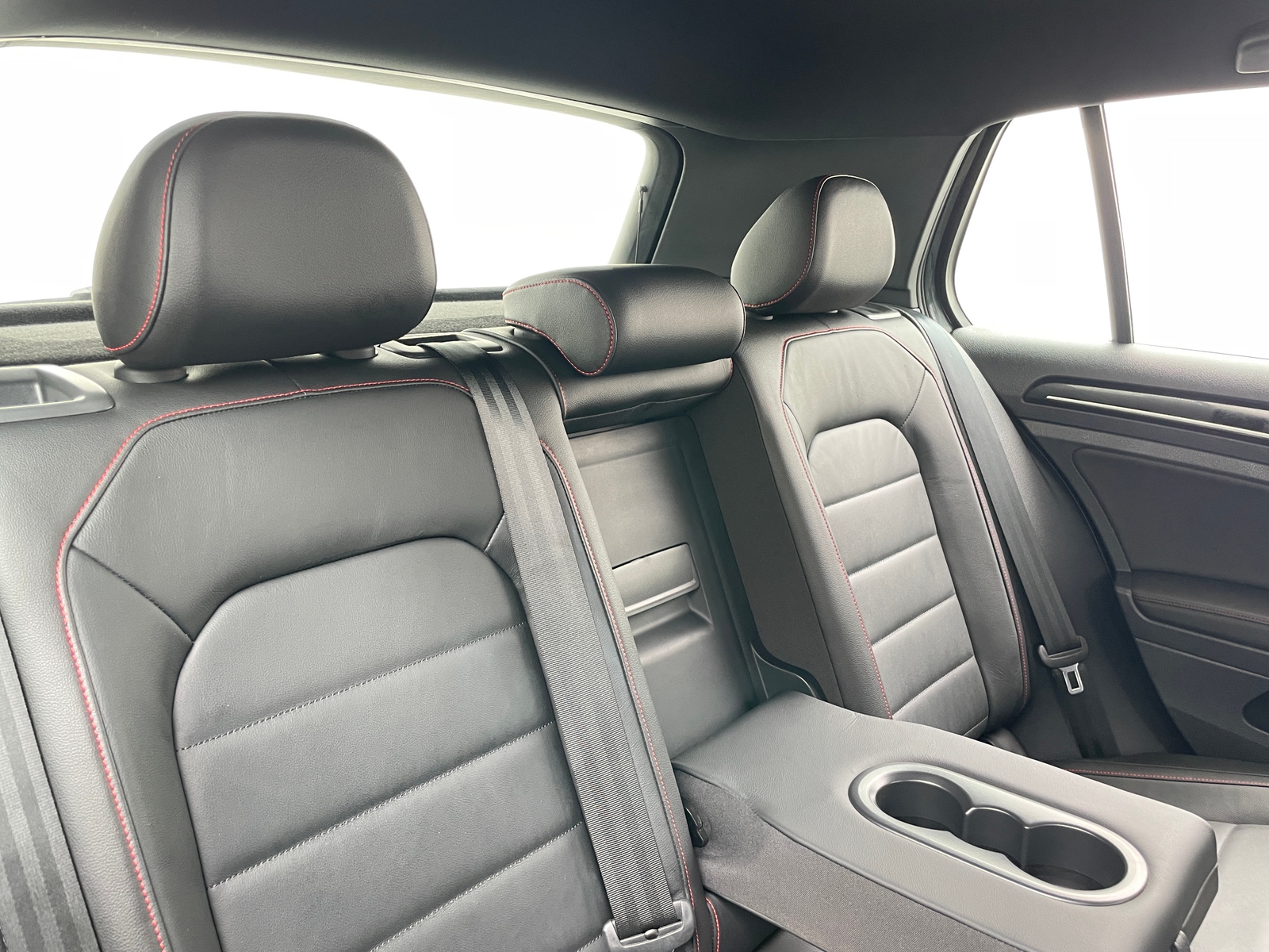 Thumbnail: 2016 Volkswagen Golf - 6